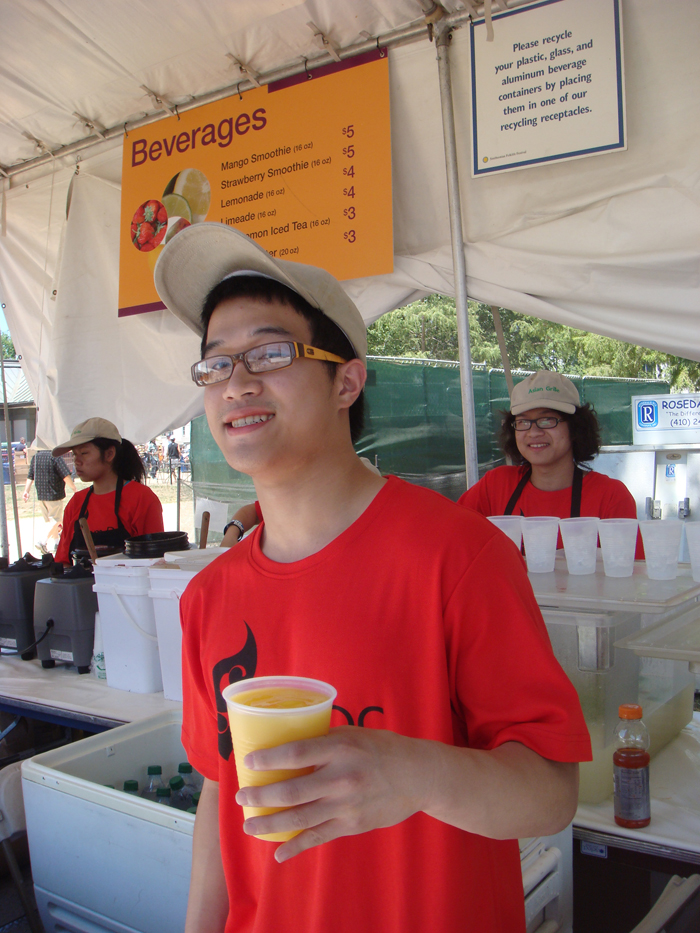 Enthusiastic purveyors of mango smoothies on the National Mall