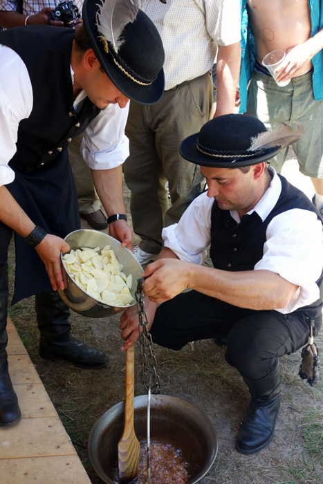 The Csontos shepherd family of Karcag prepare their famously delicious version of <em>slambuc</em>. Photo by Lili A. Kocsis