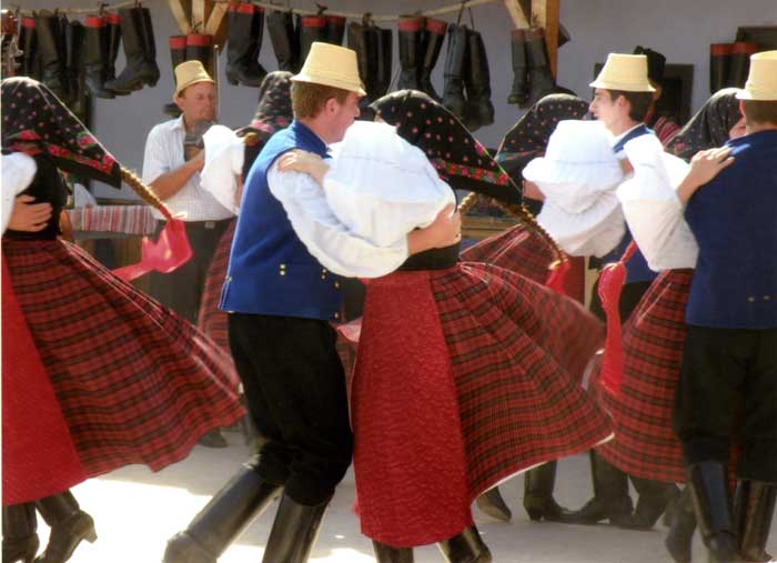 A 2009 dance festival in Szék. Photo by Ágnes Fülemile/Blassi Institute/Hungarian Cultural Center