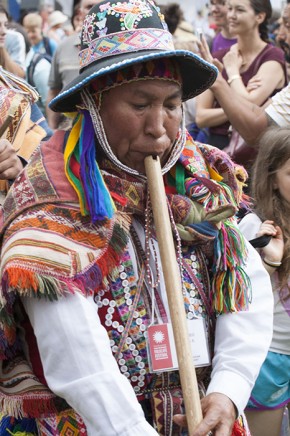 Weaver Timoteo Ccarita Sacaca led the blessing ceremony, which processed from La Plaza to the alpacas' tent. Photo by Kadi Levo, Ralph Rinzler Folklife Archives