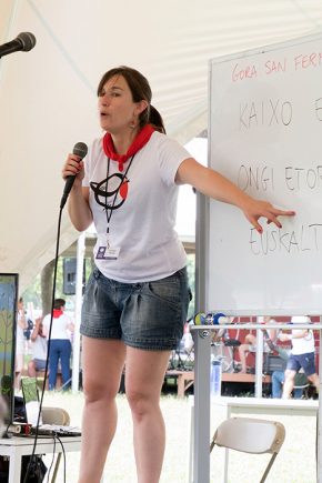 Twice a day, Errukine Olaziregi hosts Basque language lessons at the Euskaltegi tent. Photo by Willa Friedman, Ralph Rinzler Folklife Archives